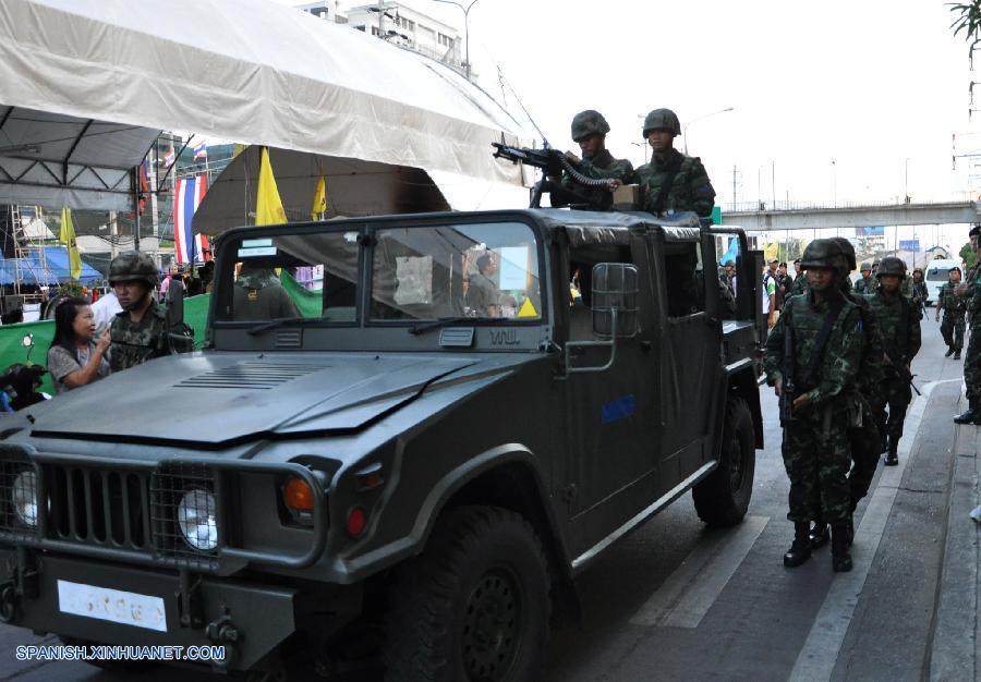 Jefe de ejército tailandés anuncia golpe militar