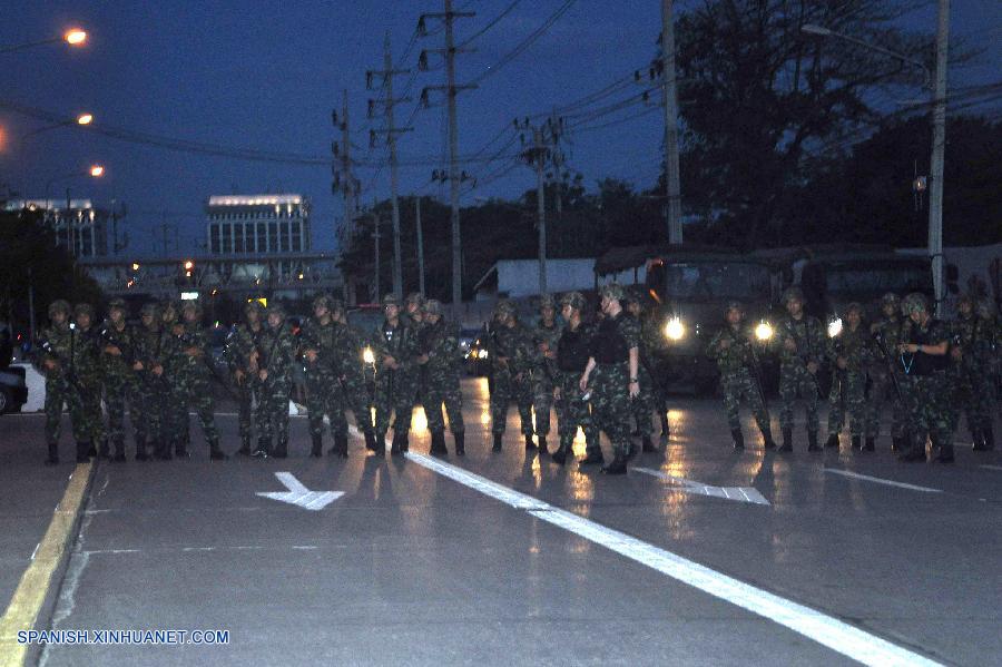 Jefe de ejército tailandés anuncia golpe militar