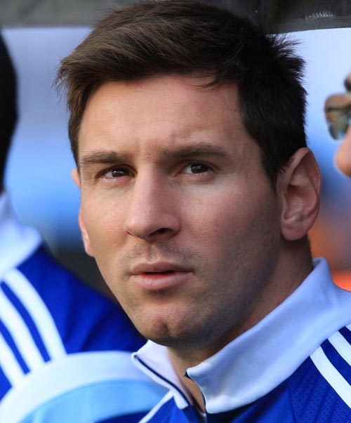 Mundial 2014: Messi regala sudadera a aficionado brasile?o durante entrenamiento