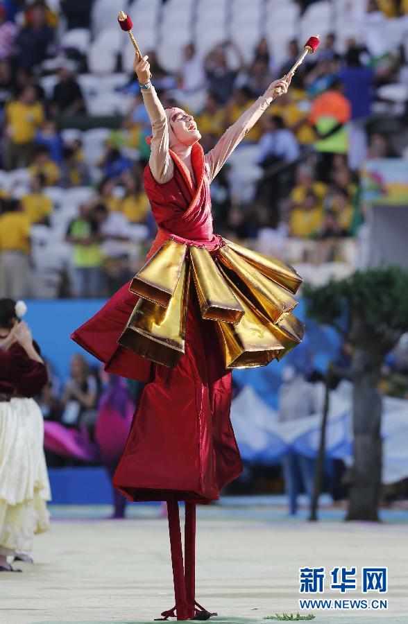 MUNDIAL 2014: Brindan espectáculo de música y color en acto inaugural