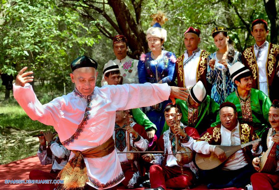 China: Vida cotidiana de condado Yining de Xinjiang 