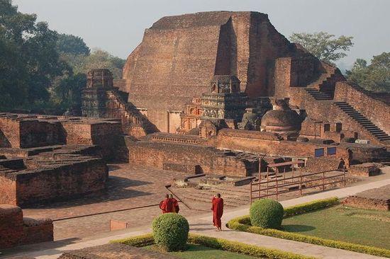 Célebre universidad india reabre 800 a?os después