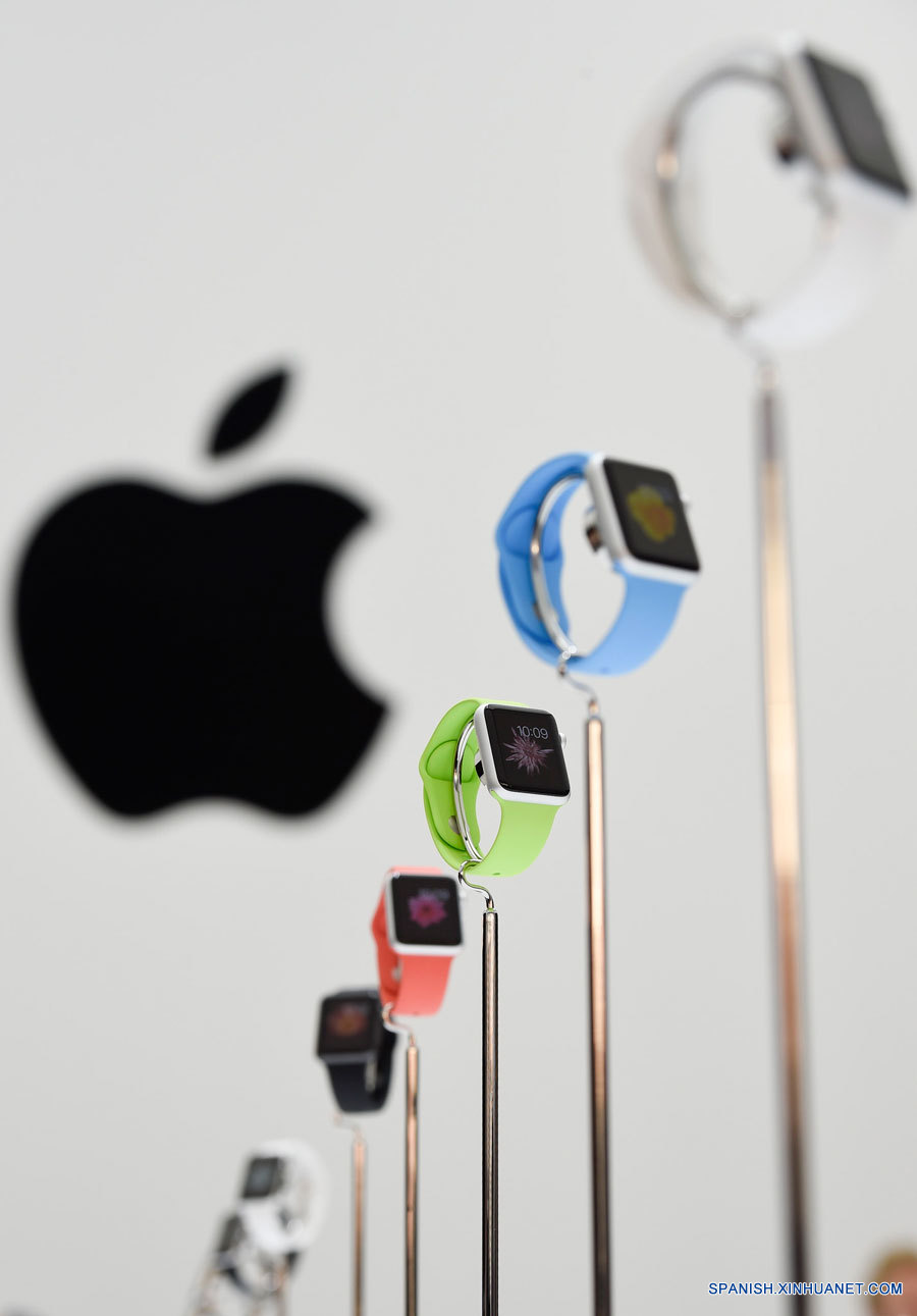 Apple presenta iPhones más grandes y nuevo reloj