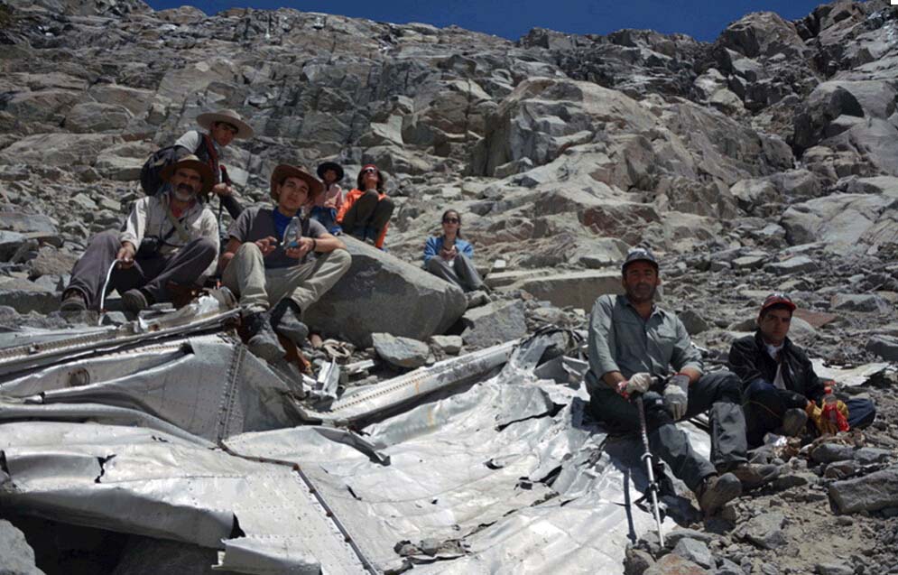 Hallan restos de avión estrellado hace 54 a?os 