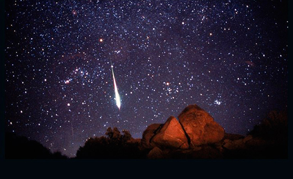 Una lluvia de meteoritos podrá verse este martes