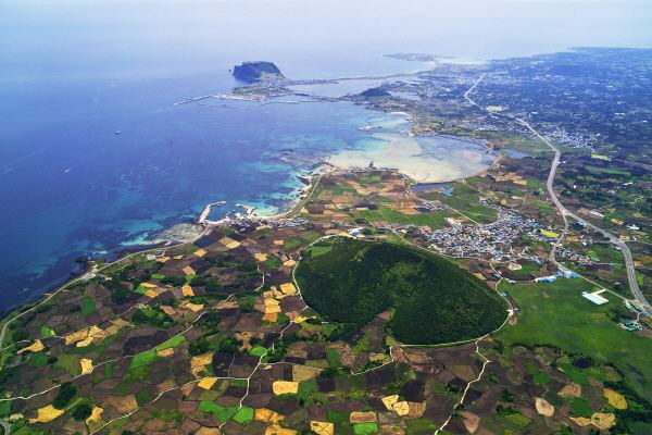 Los chinos se convierten en el mayor grupo extranjero de due?os de tierras en las Islas Jeju de Corea del Sur