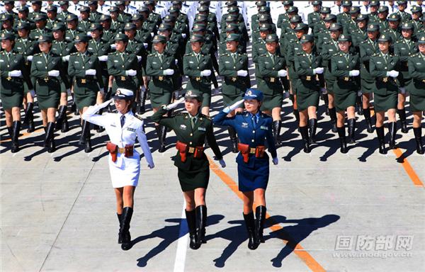 Soldadas chinas: las más bellas en los desfiles militares