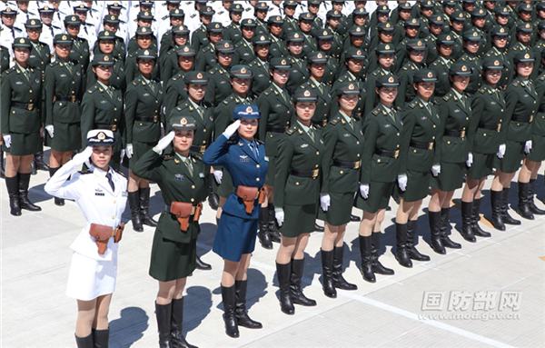 Soldadas chinas: las más bellas en los desfiles militares