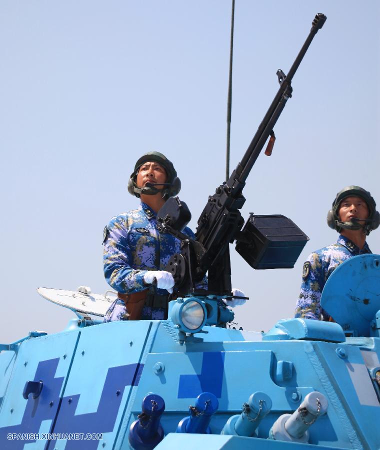 Fotos de entrenamiento para desfile militar de Día de Victoria