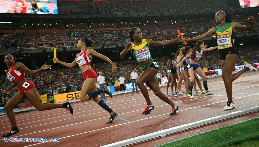 Jamaica derrota a EEUU en 4x400m femenil