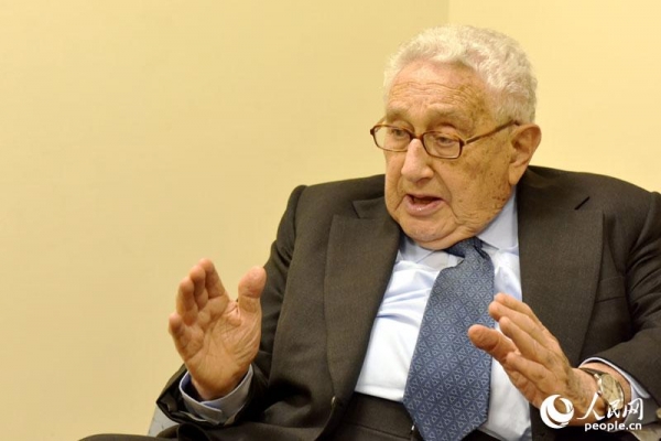 Kissinger: China y EE.UU deben trabajar en cooperación, no en confrontación