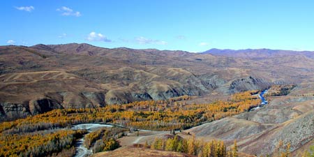 A través de China: Fuerza fronteriza voluntaria en Xinjiang deja huella