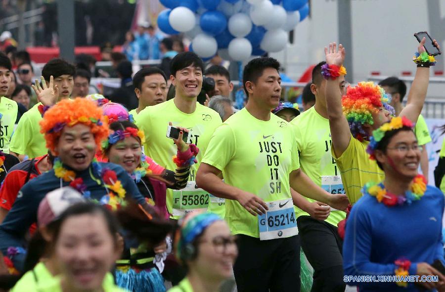 Maratón Internacional de Shanghai arranca en Shanghai