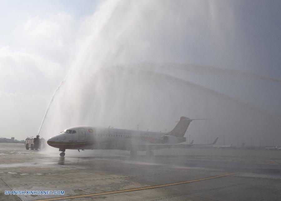 Entregado primer avión regional de fabricación china