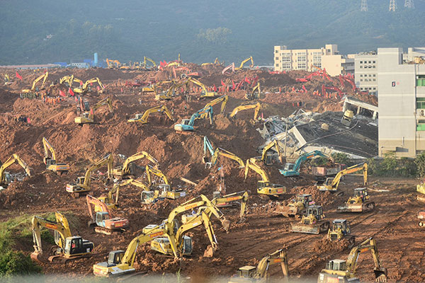 Encuentran al primer superviviente de Shenzhen 67 horas después del deslizamiento