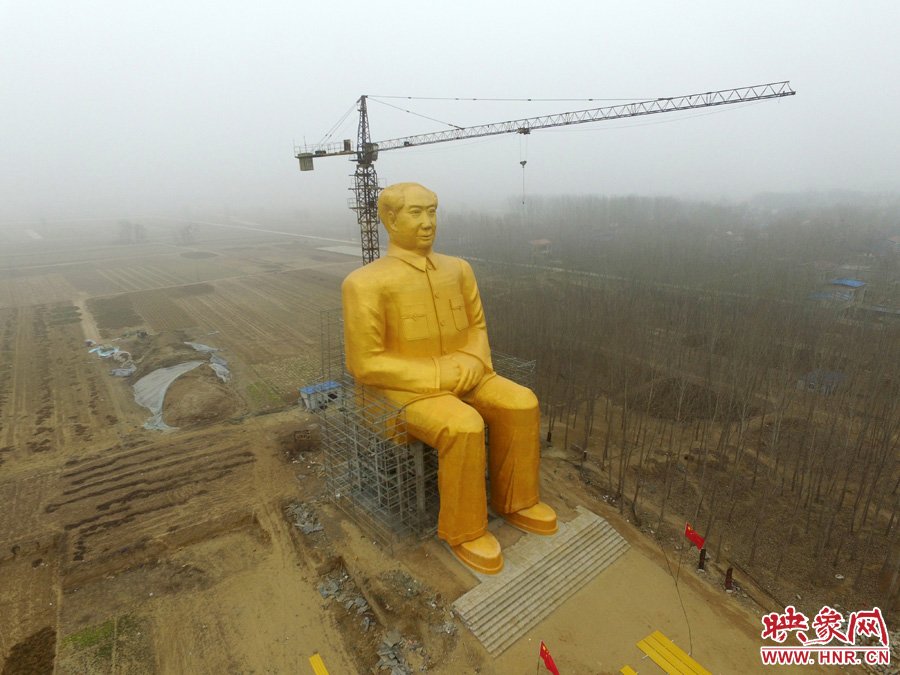 Construyen estatua de Mao de 36.6 metros en Henan