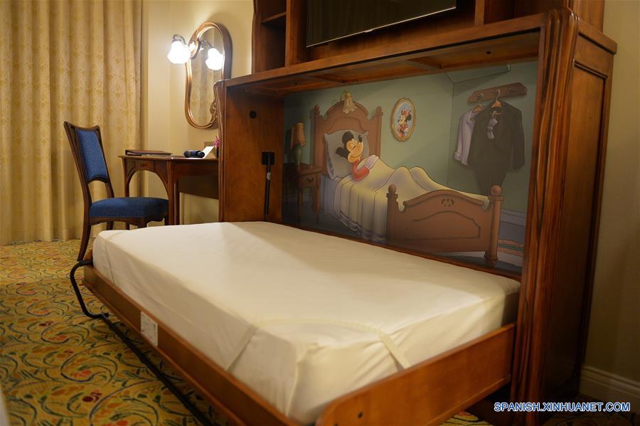 SHANGHAI, junio 14, 2016 (Xinhua) -- Vista de una cama para ni?os en un cuarto del Shanghai Disneyland Hotel en Shanghai, en el este de China, el 14 de junio de 2016. El Shanghai Disney Resort, el sexto en el mundo, abrirá oficialmente el 16 de junio. (Xinhua/Liu Xiaojing)