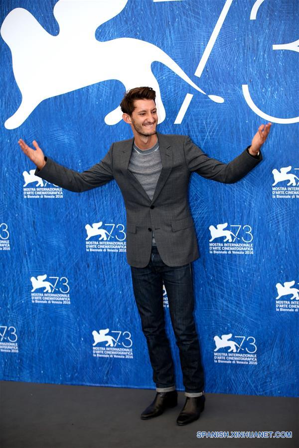 El actor Pierre Niney，asiste a la sesión fotográfica para la película "Frantz" en competencia durante el 73 Festival Internacional de Cine de Venecia, en Venecia, Italia, el 3 de septiembre de 2016.