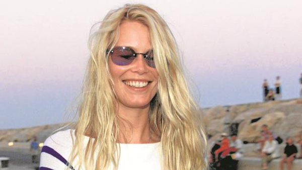 La modelo Claudia Schiffer pudiera ir a juicio por talar dos árboles