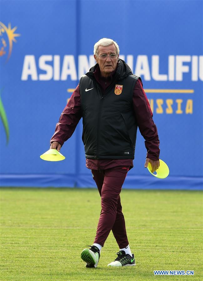 Lippi comienza los entrenamientos con la selección nacional de fútbol de China en Kunming