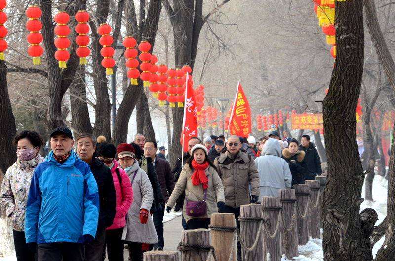 Pueblo en Línea convoca una excursión de 100 mil internautas en 40 ciudades para celebrar el A?o Nuevo y su XX aniversario------la ciudad de Fushun,en la provincia de Liaoning