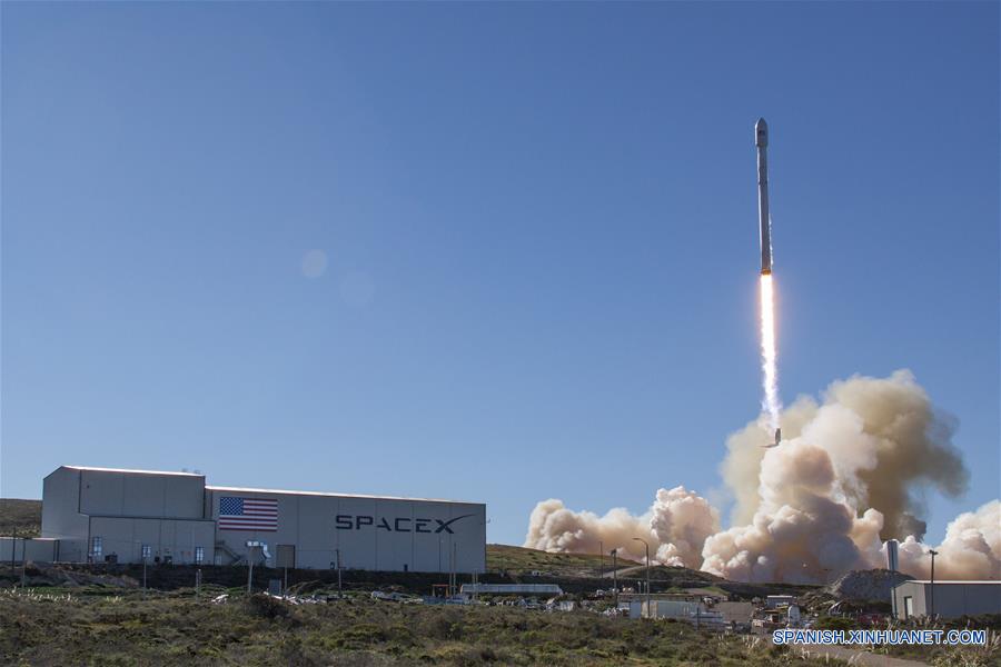 SpaceX lanza primer vuelo 4 meses después de explosión