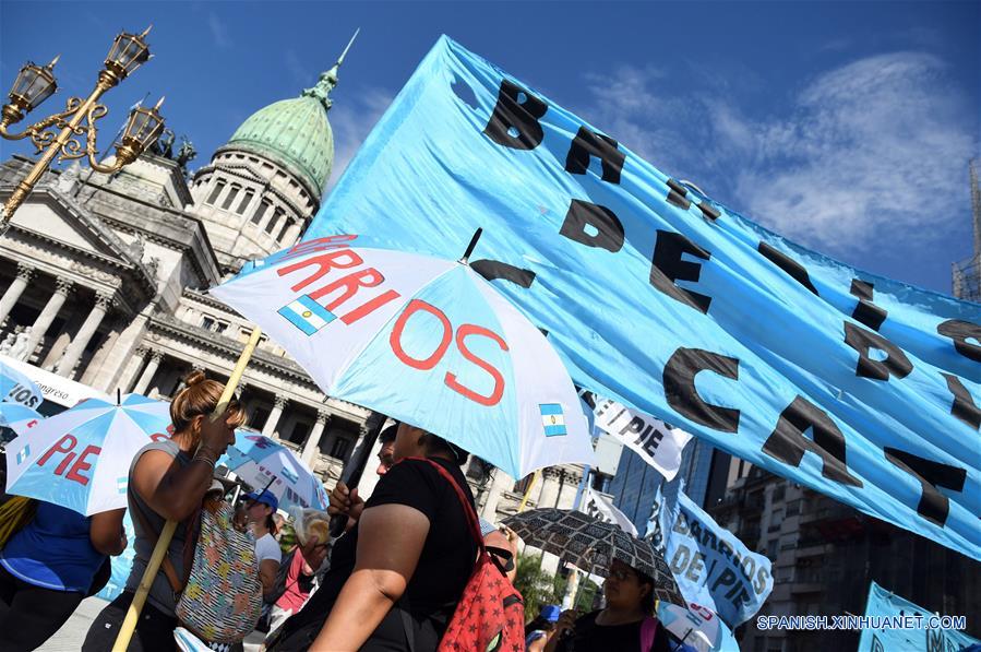 La jornada de ollas populares y acampe se llevó a cabo en Buenos Aires