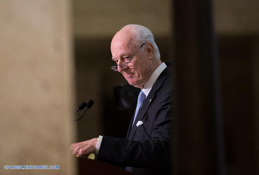 GINEBRA, marzo 3, 2017 (Xinhua) -- El enviado especial de la Organización de las Naciones Unidas (ONU) para Siria, Staffan de Mistura, participa durante una conferencia de prensa en Ginebra, Suiza, el 3 de marzo de 2017. El enviado especial de la ONU para Siria, Staffan de Mistura, dijo el viernes que se realizaron avances en la más reciente ronda de conversaciones de paz y a?adió que las delegaciones de las partes en conflicto volverán a reunirse este mes en la ciudad suiza. (Xinhua/Xu Jinquan)