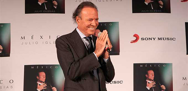 Julio Iglesias estrena nuevo disco de duetos