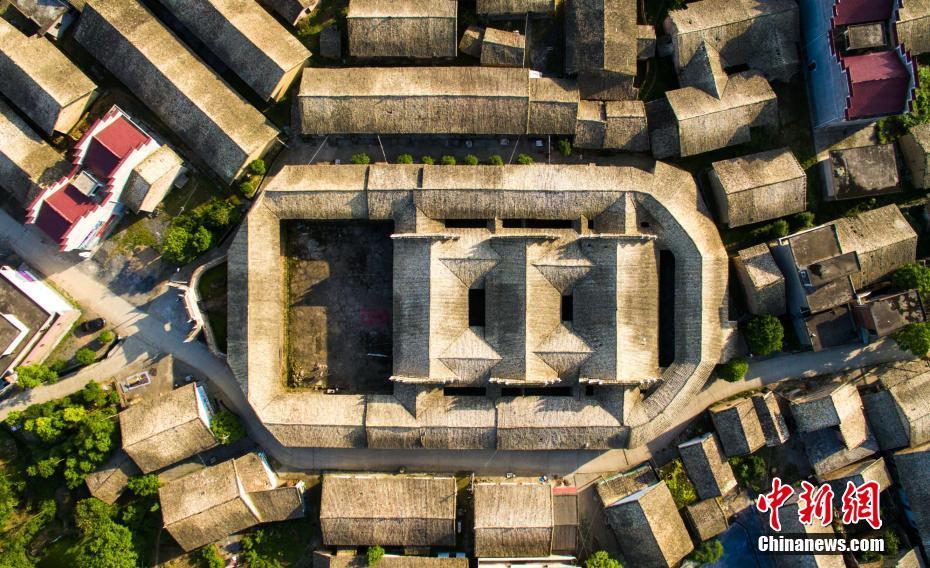 Vista panorámica de la casa cerrada más grande del oeste de Jiangxi