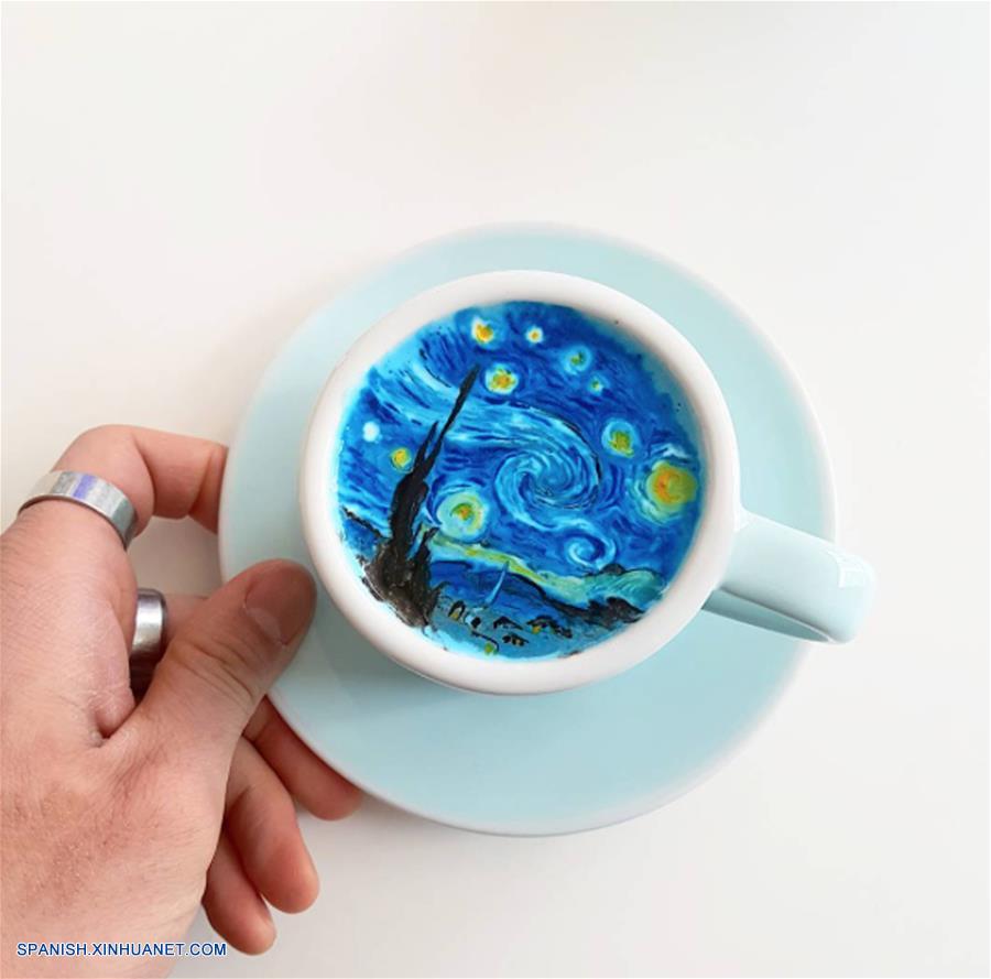 Tazas de café con leche decoradas por barista Lee Kang Bin