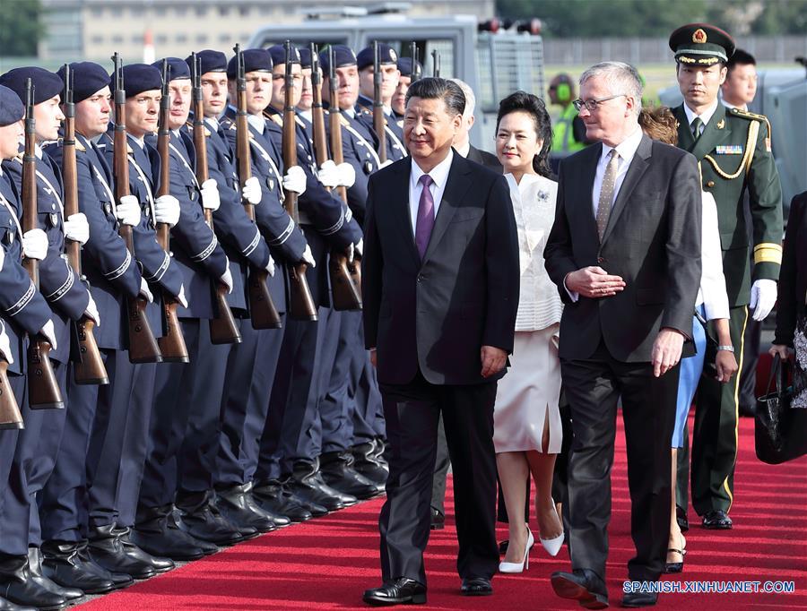 Presidente Xi llega a Berlín para realizar visita de Estado a Alemania