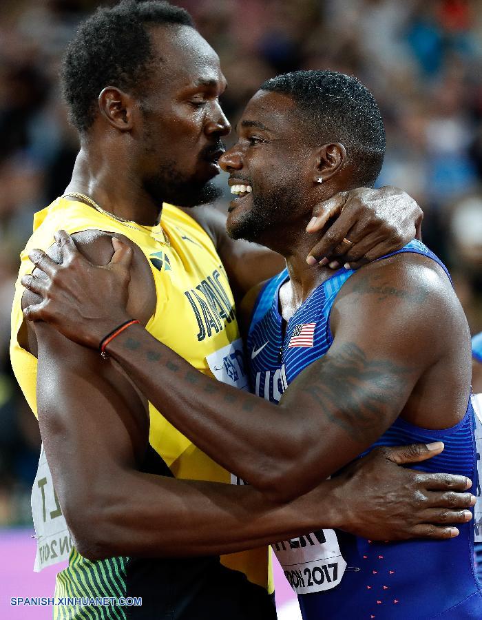 Gatlin vence a Bolt y gana título mundial de 100 metros planos varonil