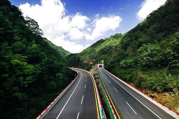 36 muertos y 13 heridos en accidente de tráfico en Shaanxi