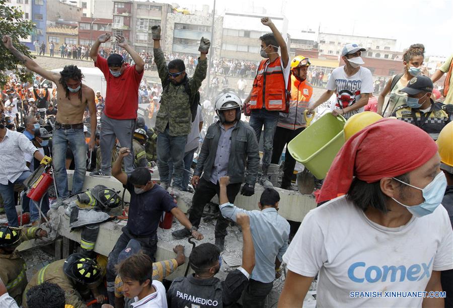 Suman 108 los muertos por terremoto en México