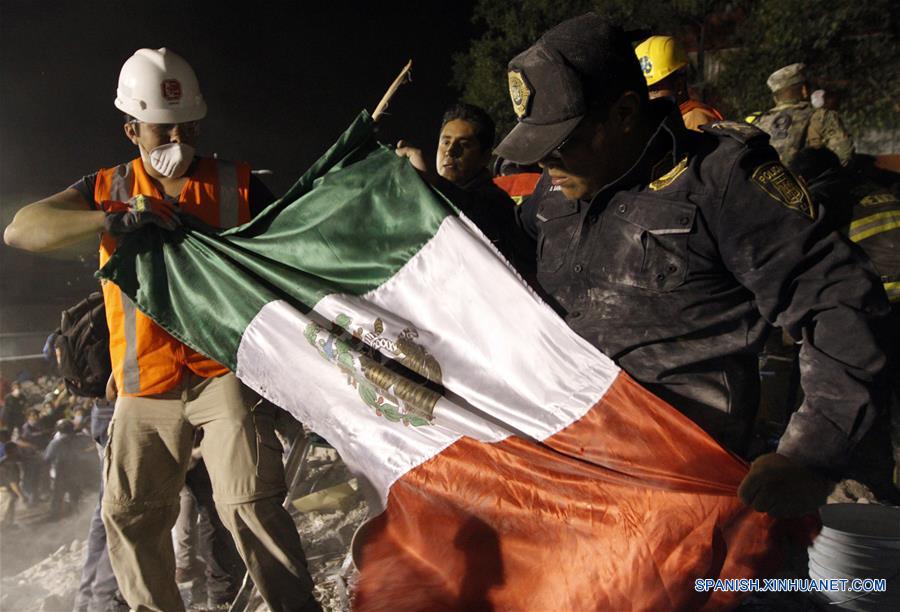 Suman 194 los muertos por terremoto en México