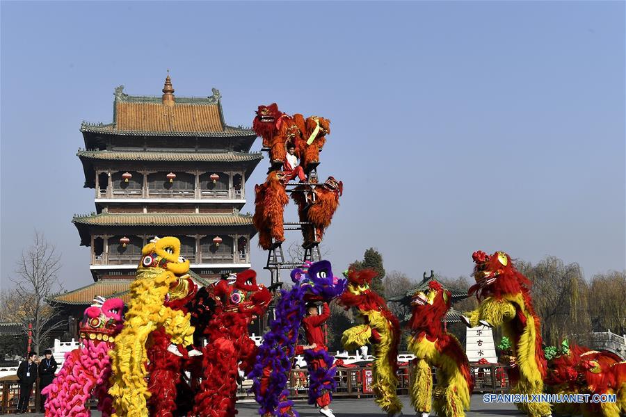 Danza del león del a?o nuevo en Shandong