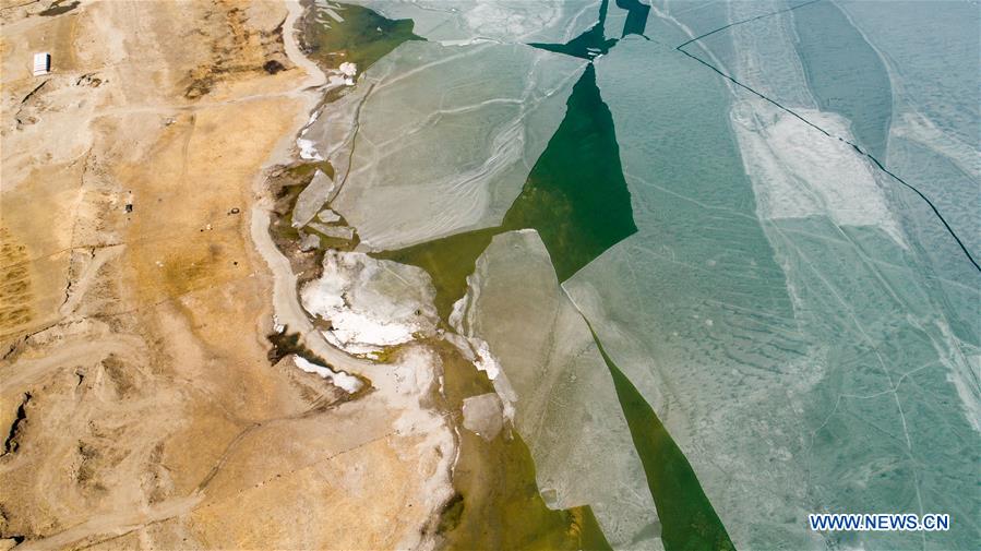 El lago más grande de China comienza a descongelarse