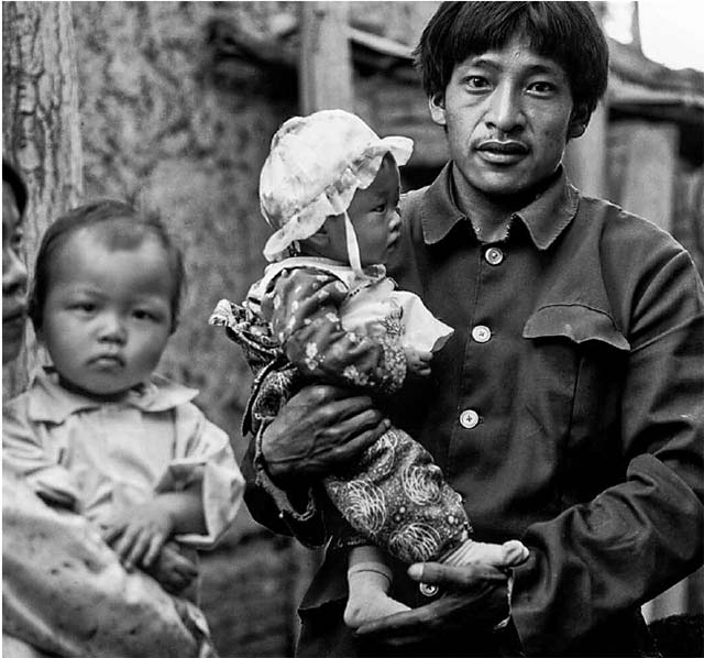 Aldea cerca de Luoyang, provincia de Henan, en 1985. [Foto: Barbara Crane]