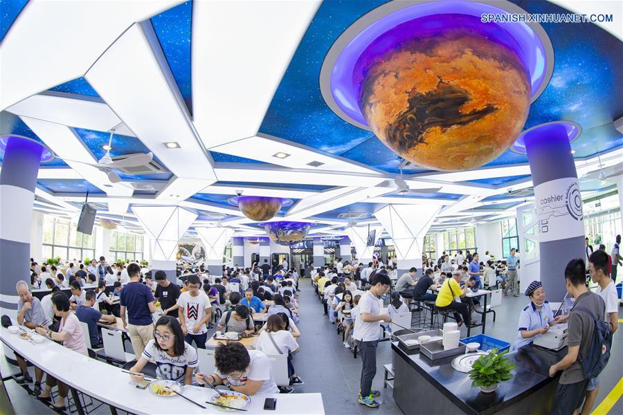 Comedor en la Universidad de Aeronáutica y Astronáutica de Nanjing