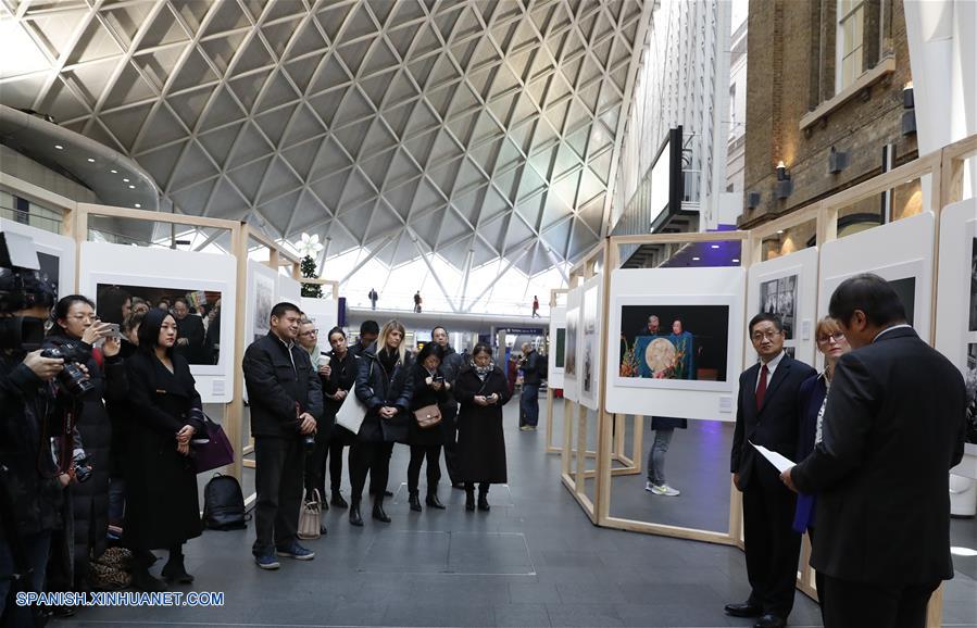 Inauguran exposición fotográfica en Londres para conmemorar 40 a?os de reforma y apertura de China