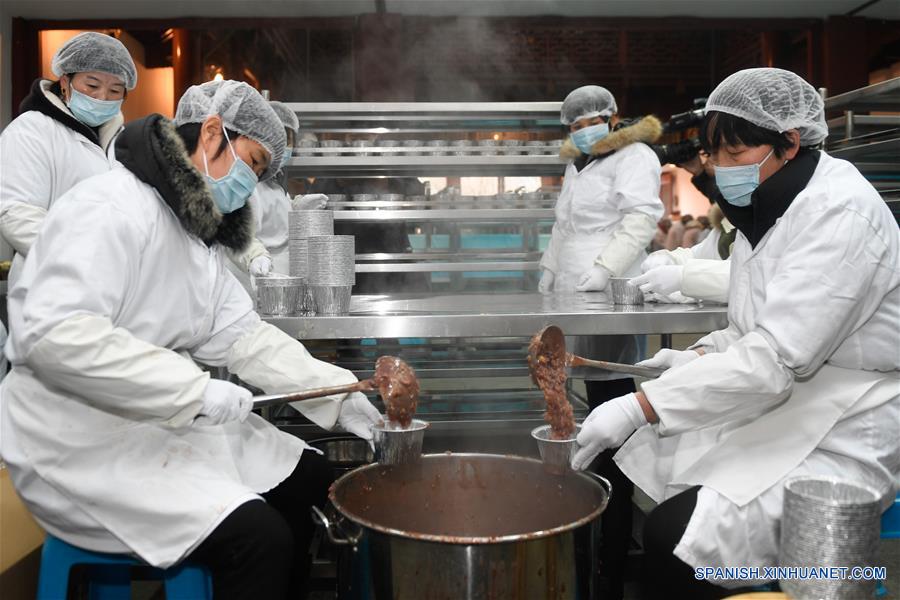 Templo Lingyin prepara gacha de Laba tradicional