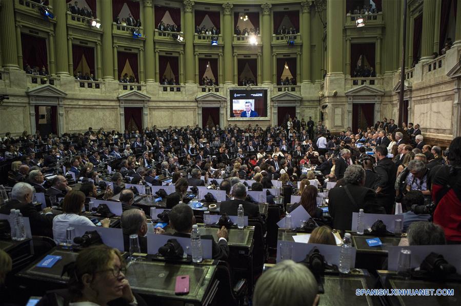 Legisladores escuchan el discurso del presidente de Argentina, Mauricio Macri, durante la asamblea de inauguración del 137 período de sesiones ordinarias del Congreso Nacional, en la ciudad de Buenos Aires, capital de Argentina, el 1 de marzo de 2019. (Xinhua/Martín Zabala)