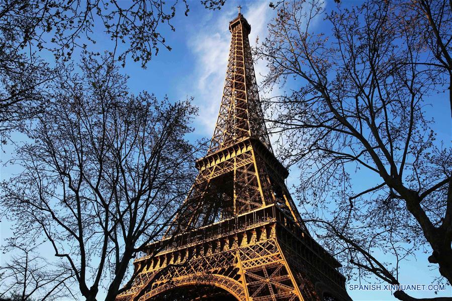 Torre Eiffel celebra su 130o aniversario