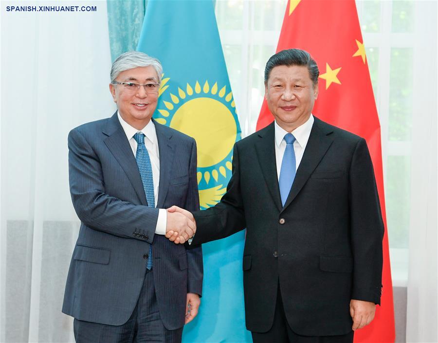 El presidente chino, Xi Jinping, se reúne con su homólogo de Kazajistán, Kassym-Jomart Tokayev en Bishkek, Kirguistán, el 13 de junio de 2019. (Xinhua/Gao Jie)