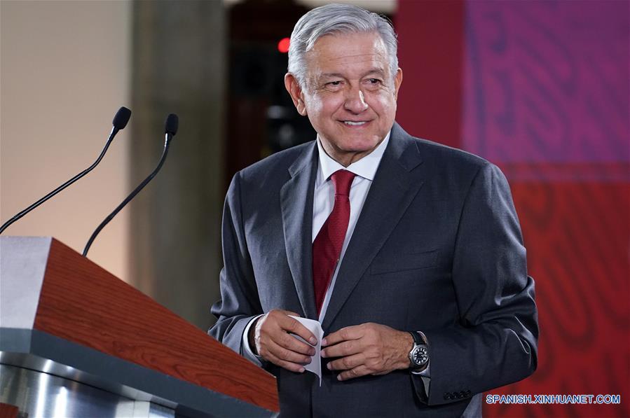 CIUDAD DE MEXICO, 14 junio, 2019 (Xinhua) -- El presidente de México, Andrés Manuel López Obrador, participa durante una conferencia de prensa matutina en Palacio Nacional, en la Ciudad de México, capital de México, el 14 de junio de 2019. (Xinhua/Str)