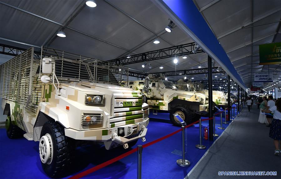 Se celebra la Exposición de Vehículos de Defensa en Tianjin