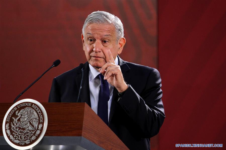 CIUDAD DE MEXICO, 3 julio, 2019 (Xinhua) -- El presidente de México, Andrés Manuel López Obrador, habla en una rueda de prensa en Palacio Nacional, en la Ciudad de México, capital de México, el 3 de julio de 2019. López Obrador, consideró el miércoles que avanza de forma satisfactoria el plan acordado con Estados Unidos para contener a la migración centroamericana. (Xinhua/Str)