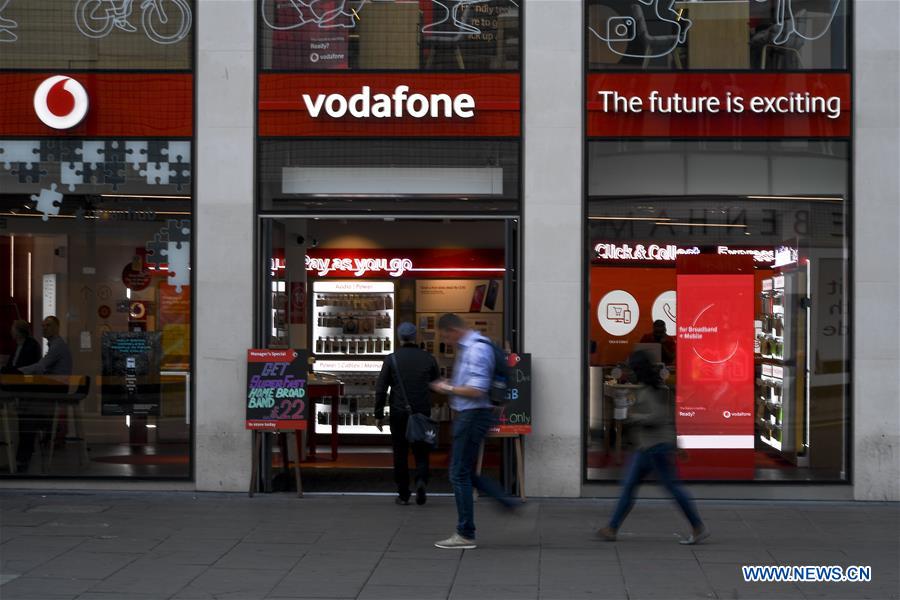 Tienda Vodafone en Londres, Gran Breta?a, 3 de julio del 2019. Vodafone UK inició este miércoles su servicio 5G, convirtiéndose en el segundo operador de telefonía móvil del Reino Unido en encender su red 5G con equipos Huawei. (Foto: Xinhua/Alberto Pezzali)