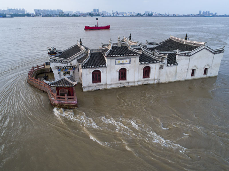 Un Pabellón de 700 a?os de antigüedad dedicado a Guanyin resiste las inundaciones del río Yangtze